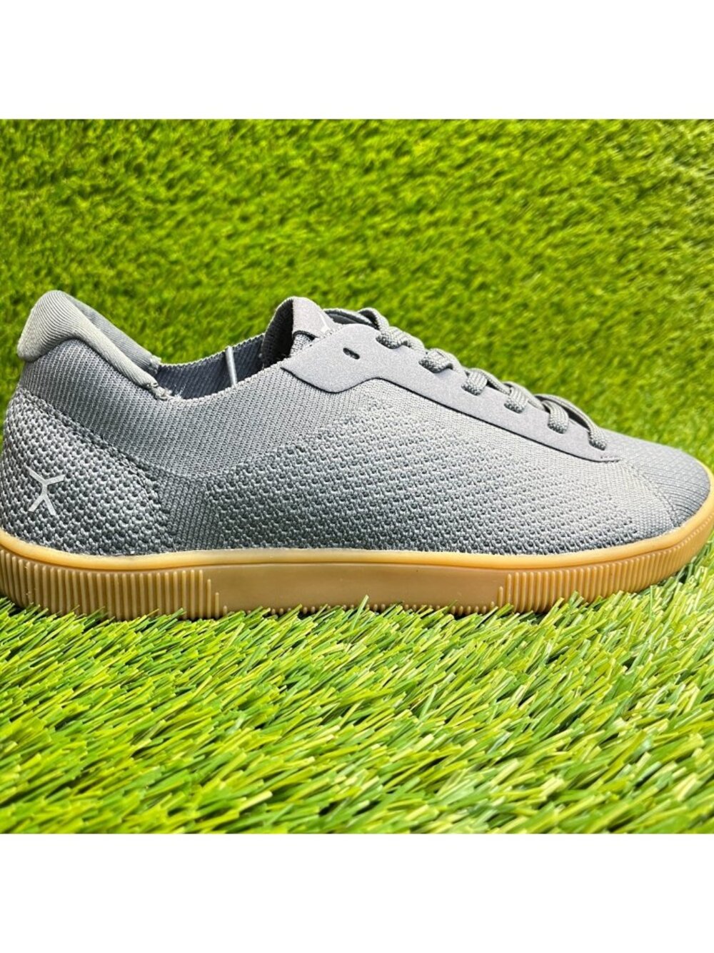 Flux Adapt Trainer Gray Gum Womens Size 8.5 Mens Size 7.5 Athletic Knit Shoes